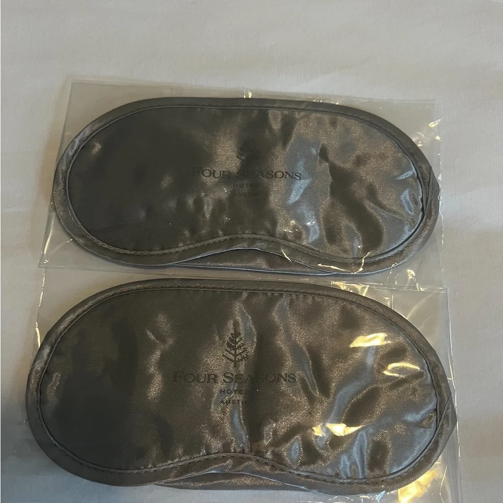 Gray Sleep Mask Set
